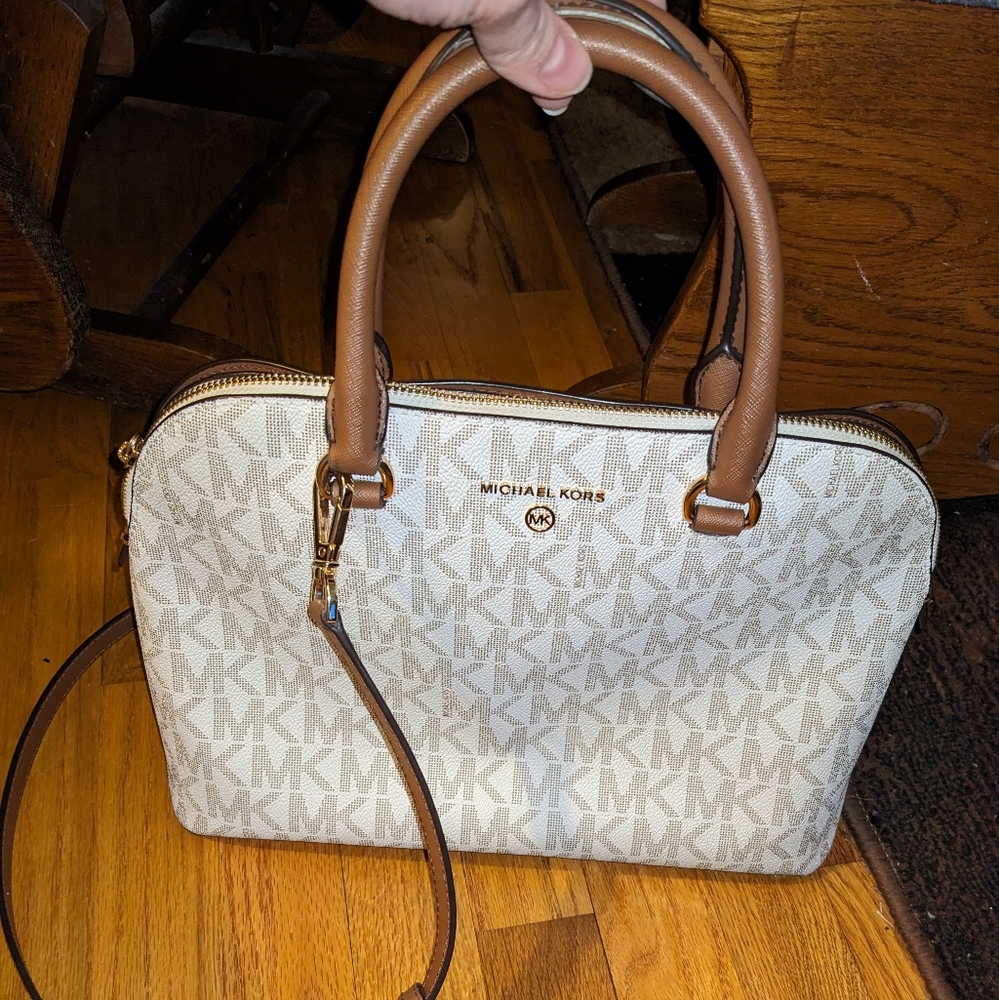 Michael Kors Cindy Vanilla Leather Large Dome Satchel Purse Handbag Bag READ